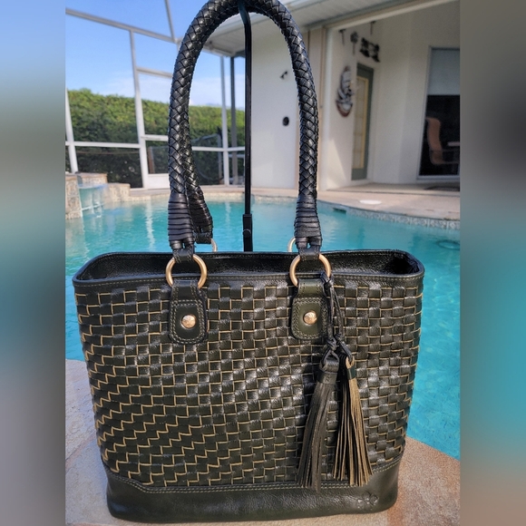 Handbags - NWOT Patricia Nash Dicovery Collection Lesina Tote In Dark Olive Leather